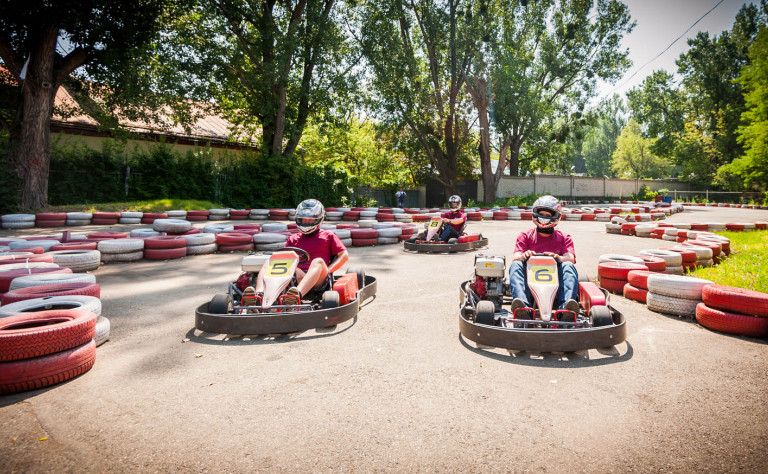 go karts racing